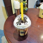 243281561 - 家内のチョコバナナオレオフラペチーノ！