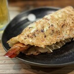 法善寺横丁 やき然 - 「ねぎ焼き」だけだと後々ソース恋しくなるので
      
      ウチ面に ソースとマヨネーズがかかった「えびマヨ」が
      最近の定番のコンビになりつつあるヾ(´ε｀●)ノ