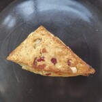 ちょびころマフィン - クランベリーホワイトチョコスコーン