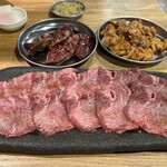 Yakiniku Horumon Nikugoya - 