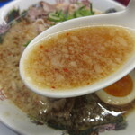 来来亭 - 鶏ガラ醤油スープに背脂のコクと唐辛子の辛味♪