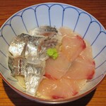 京すし - はーふ丼（あじ＆かんぱち）（酢飯少なめ）