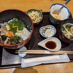 お料理 とみやま - 海鮮丼御膳　2,080円