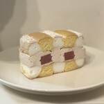 リリエンベルグ - いちごのカーディナルシュニッテン500円