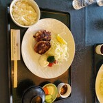 カレドニアン・ゴルフクラブ　レストラン - 名物ハンバーグ定食