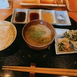 Kushi Katsu Semmon Tenaika - ご飯、味噌汁、小鉢、一品、香の物