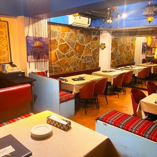 異国情緒あふれる空間は、気軽なお食事・貸切パーティーも大歓迎