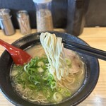 一大ラーメン - 極細じゃない小麦香る麺