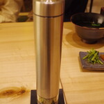 那古野 しば福や - 上のボタンを押すと山椒の粉が出てきます