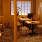 那古野 しば福や - テーブル席