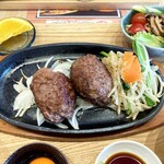 SOLMARE's Diner - 肉の宇佐川監修の黒毛和牛のハンバーグです。