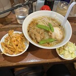 かおたんラーメンえんとつ屋 - 