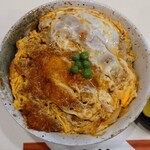 243299907 - 令和6年4月 営業時間(11:00〜18:00)
                とんかつ丼 税込860円