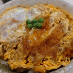 243299909 - 令和6年4月 営業時間(11:00〜18:00)
                とんかつ丼 税込860円