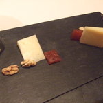 アコルドゥ - バスク、イディアサバルのチーズとマルメロのジャム