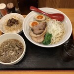 Miyabiya - 醤油つけ麺全部入り
                        ¥1050
                        ねぎご飯
                        ¥220