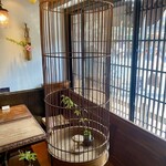 珈琲専門店 風見鶏 - 鳥かごの中にもマスターの作品が♪
      時期によって、ちょいちょい変えてるみたい。