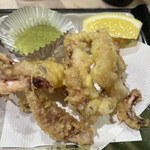 寿司茶屋 桃太郎 - ゲソ天ぷら６６０円。頼めば天つゆ、もらえますが失念です。抹茶塩も良かったです。