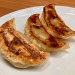 らぁめん せんり - サービスの餃子3個