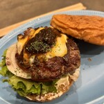 cafe & dining MONKEY TREE - チーズバーガー