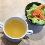 CAFE&BAR FeRna - 月替わりパスタのセット　スープとサラダ