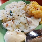 蔵元直送 埼玉の地酒処 うりんぼう - ポテサラ。自家製マヨネーズと人参ドレッシング。