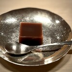 多仁本 - ■水羊羹
      甘さはほどよく、口溶け最高♪