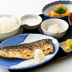 Grilled salted mackerel set meal