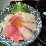 旨い肴と天ぷら TAKA - 豪華海鮮丼。1,980円