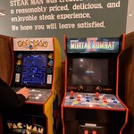 STEAK MAN - 待合スペースのゲーム機