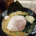 町田商店 三軒茶屋店 - ラーメンにほうれん草追加　ニンニクオン！