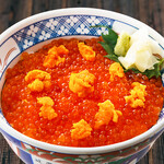 Salmon roe and sea urchin rice bowl