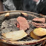 炭火焼肉 福わらひ - 