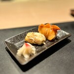 蓬左茶寮 - 穴子と赤貝の握り寿司