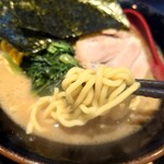 Yokohama Iekei Ramen Shidou - 中太麺