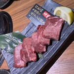 和牛焼肉 百名山 - 厚切り牛タン