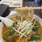 許厨房 - 牛バラ煮込刀削麺990円