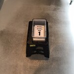 menya 787 - 入り口に整理券(開店前)