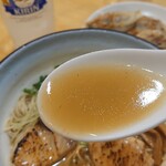 Menya Masaaki - 鰤らあめんのスープ