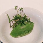 モトイ - 七品目　メニューにはサラダと書かれていたのでなんともびっくり！お料理からデザートに移るお口直しの一品ですね^_^天然の生クレソンを添えた独特な味わいのクレソンソルベです。