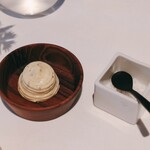 モトイ - 青さ入りの濃厚バター　粗めのお塩は爽やかオリーブオイルに入れてパンを食べると更に美味しくなります　