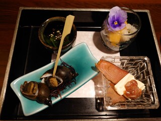 Wasabi - 酒の魚盛り合わせ　鰹節チーズは右下