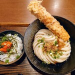 Udon Daishi Kuukai - 令和6年4月 ランチタイム(11:00〜14:30)
                      平日限定ランチセット 税込880円
                      ぶっかけうどん冷、ちく天、明太子ご飯