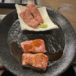 黒毛和牛焼肉 白か黒 - 