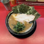 豚骨醤油ラーメン 王道家 - 