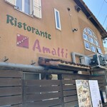 リストランテ アマルフィイ 本店 - 線路沿いから見るお店(裏側)
