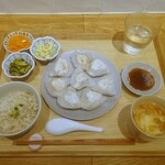 Isai Ryu Shangyouza Shouchuu - 焼き餃子（8個）のセット（休日ランチ）