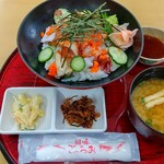 鳥取砂丘にいちばん近いドライブインレストラン砂丘会館 - ばらちらし寿司