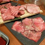 Yakiniku Horumon Sansuien - 