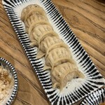 肉汁餃子と190円レモンサワー しんちゃん - 